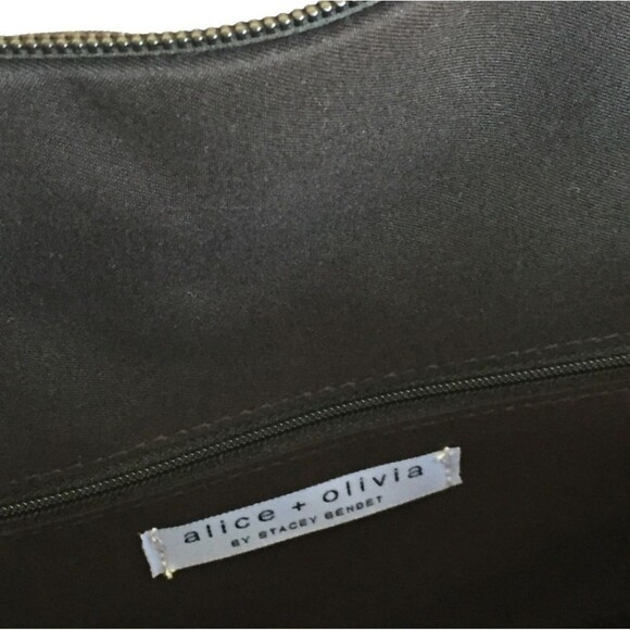 Alice + Olivia Daisy Canvas Weekender Bag & White Fox Daisy Travel Cosmetic Bag - Picture 7 of 12